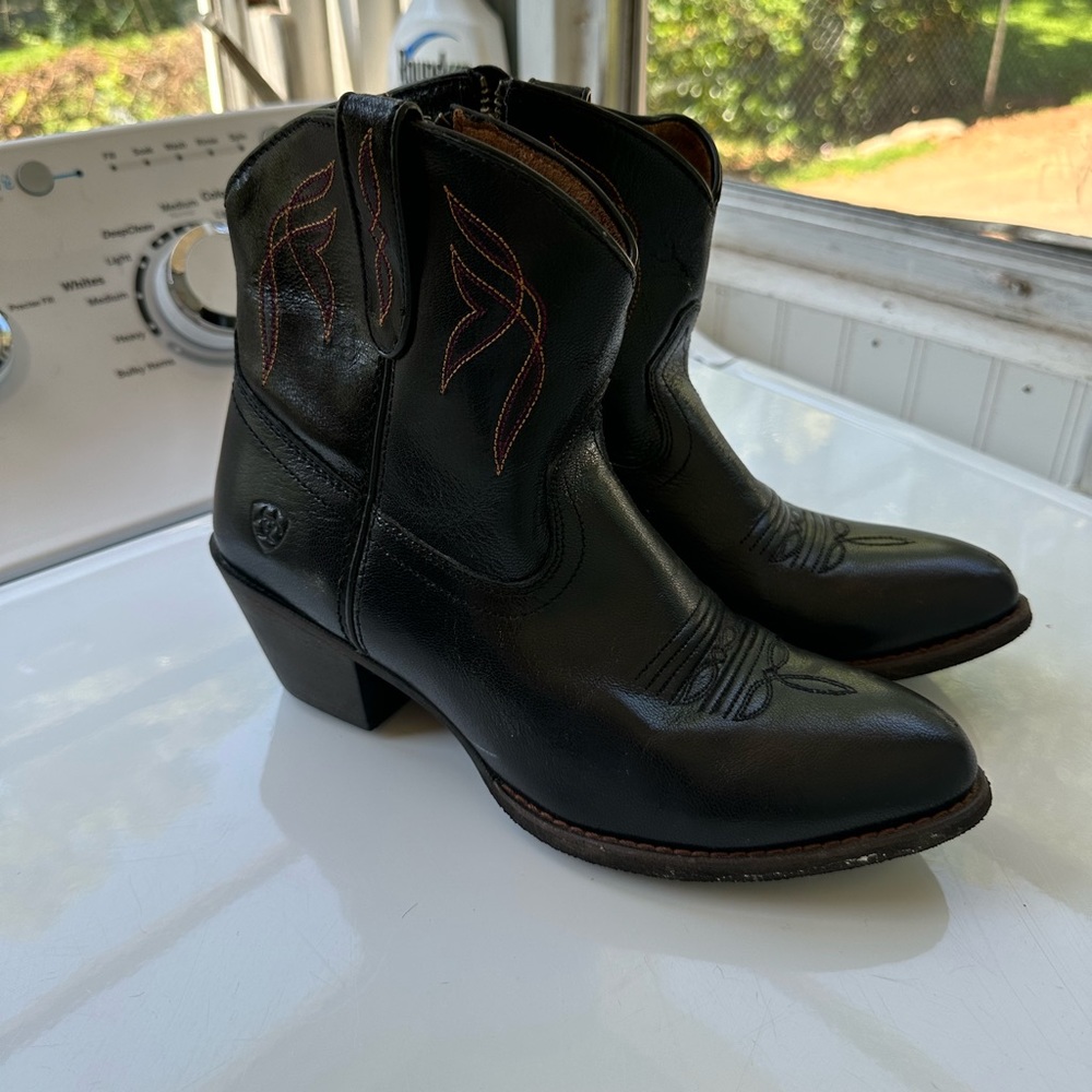 Ariat Darlin’ Booties